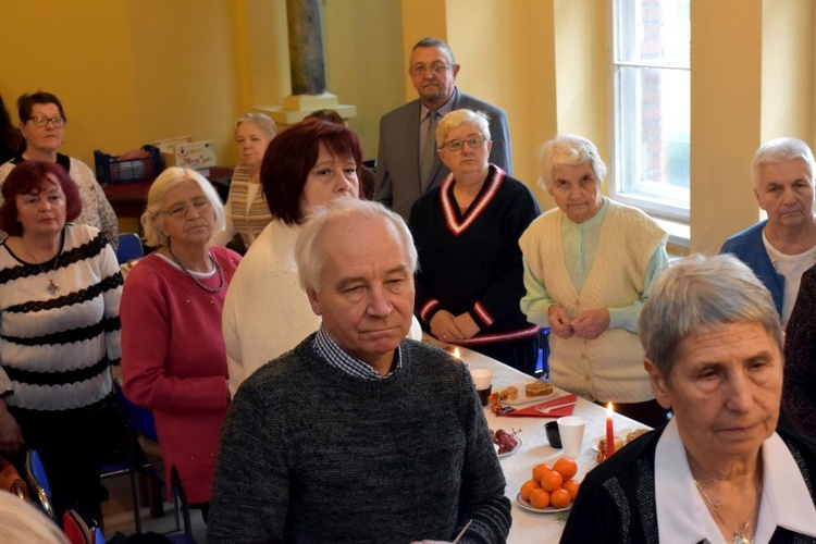 Biskup spotkał się na opłatku z katedralnymi grupami