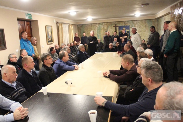 Rekolekcje nadzwyczajnych szafarzy Komunii Świętej w Rokitnie