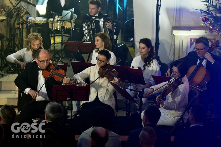 Koncert "Żywe Betlejem z gwiazdami" w Głuszycy