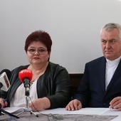 Do zgłaszania kandydatów zachęcają Ewa Kamińska, wiceprezes SCM "Arka", i prezes stowarzyszenia ks. Andrzej Tuszyński.