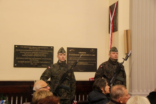 Odsłonięcie tablicy upamiętniającej mjr. Stefana Janusa