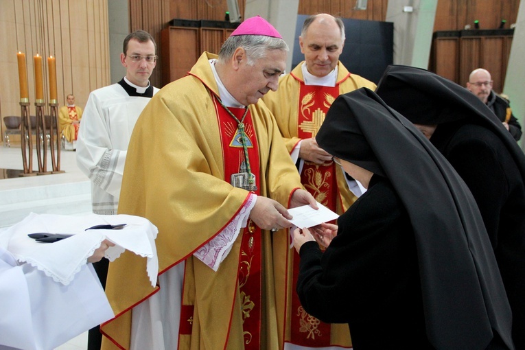 Relikwie św. bp. Józefa Pelczara i bł. Klary Szczęsnej w Świątyni Opatrzności Bożej