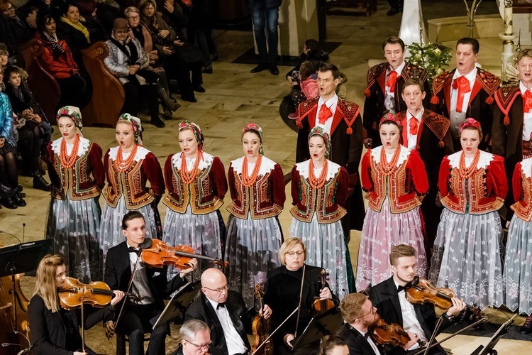 Tychy. Koncert kolęd w wykonaniu "Śląska"