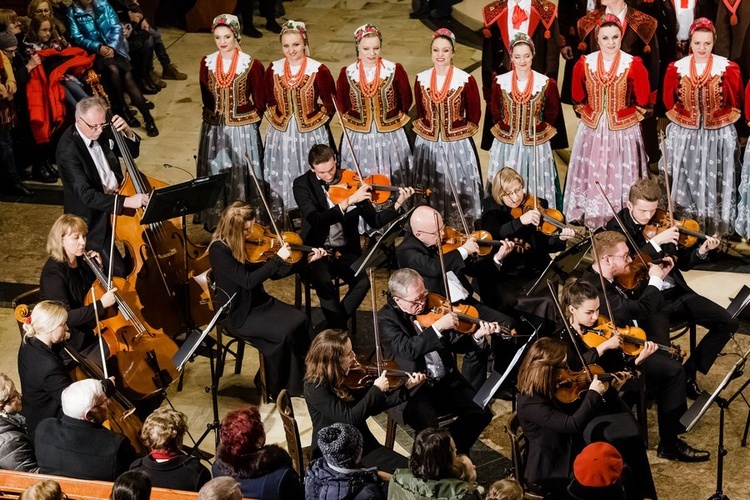 Tychy. Koncert kolęd w wykonaniu "Śląska"