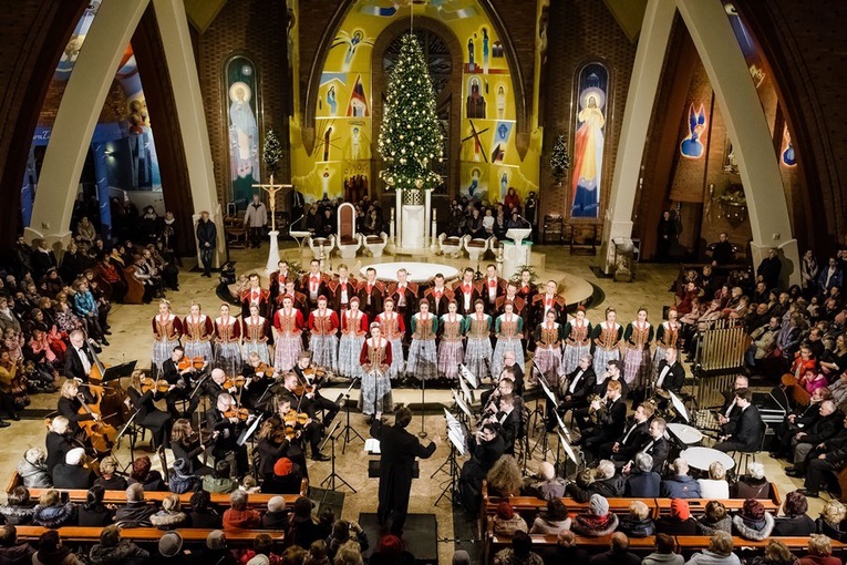 Tychy. Koncert kolęd w wykonaniu "Śląska"