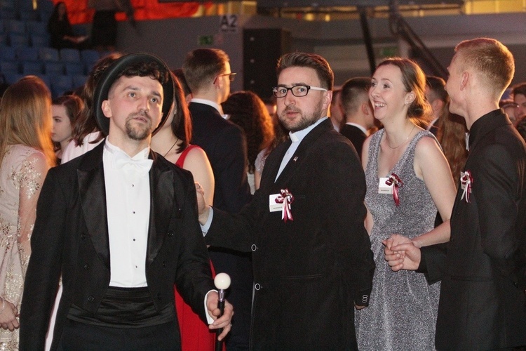 Bal KSM co roku gromadzi ponad tysiąc młodych ludzi.