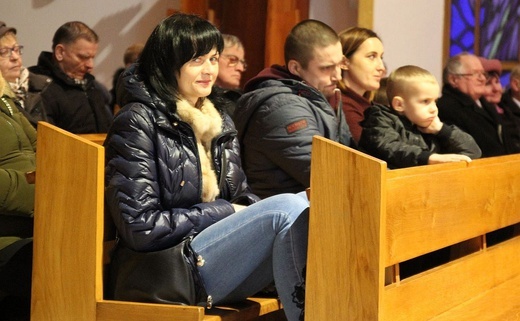 Koncert kolęd dla Fundacji "Krzyż Dziecka" w Pisarzowicach - 2020