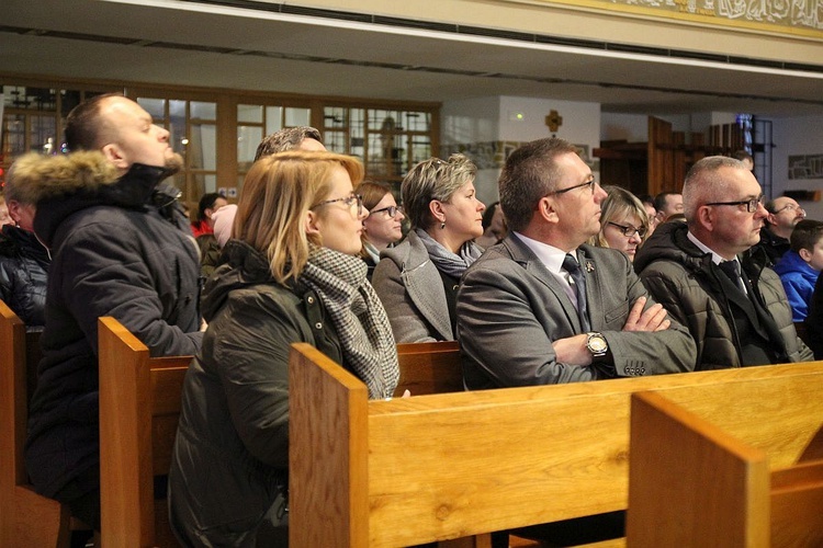 Koncert kolęd dla Fundacji "Krzyż Dziecka" w Pisarzowicach - 2020