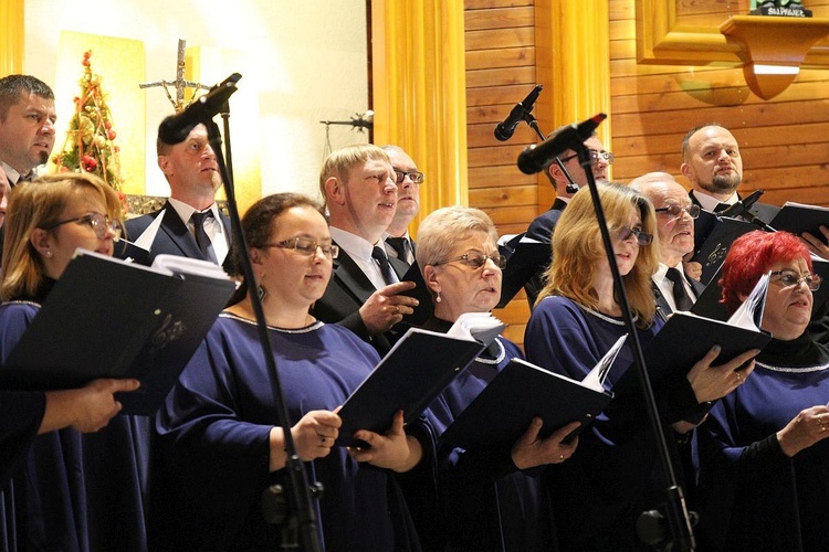 Koncert kolęd dla Fundacji "Krzyż Dziecka" w Pisarzowicach - 2020