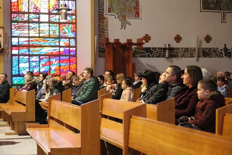 Koncert kolęd dla Fundacji "Krzyż Dziecka" w Pisarzowicach - 2020