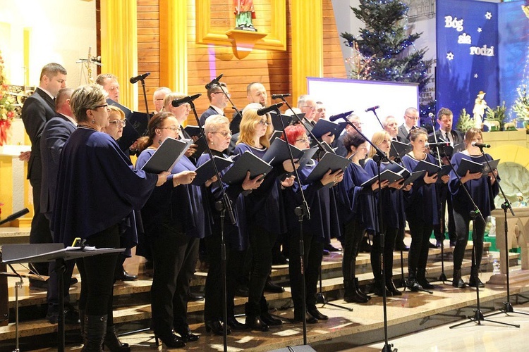 Koncert kolęd dla Fundacji "Krzyż Dziecka" w Pisarzowicach - 2020