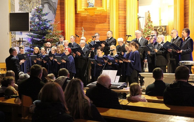 Koncert kolęd dla Fundacji "Krzyż Dziecka" w Pisarzowicach - 2020