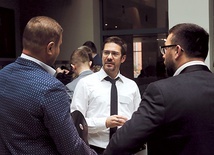 Te spotkania to także doskonała okazja, aby wymienić się poglądami z innymi ludźmi biznesu.