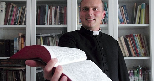 Kapłan jest twórcą i założycielem Szkoły Biblijnej Archidiecezji Gdańskiej.
