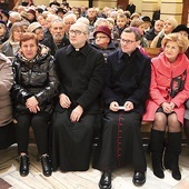 Diecezjalne świętowanie w ciechanowskiej świątyni zgromadziło całe rodziny.