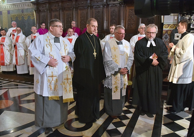 Główne nabożeństwo z udziałem przedstawicieli różnych Kościołów odbyło się na Tumskim Wzgórzu.