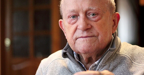 Pan Stanisław nie traci nadziei. Teraz opiekuje się chorą żoną Genowefą, z którą przeżył 65 lat w małżeństwie.