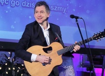 W kolędach chodzi o wspólnotę. Koncert Macieja Miecznikowskiego