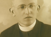 Zdjęcia z rodzinnego albumu bp. Pluty