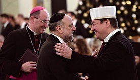 Prymas Polski abp Wojciech Polak, naczelny rabin Polski Michael Schudrich i mufti Muzułmańskiego Związku Religijnego w Rzeczypospolitej Polskiej Tomasz Miśkiewicz.