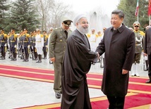 Przywódcy Chin i Iranu spotykają się już od kilku lat. Xi Jinping i Hasan Rouhani na zdjęciu z 2016 roku.