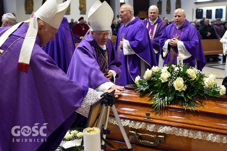 Uroczystości pogrzebowe ks. Stanisława Pasyka