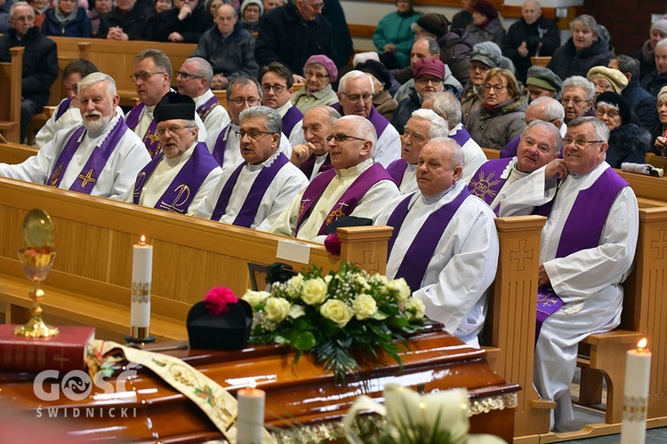 Uroczystości pogrzebowe ks. Stanisława Pasyka