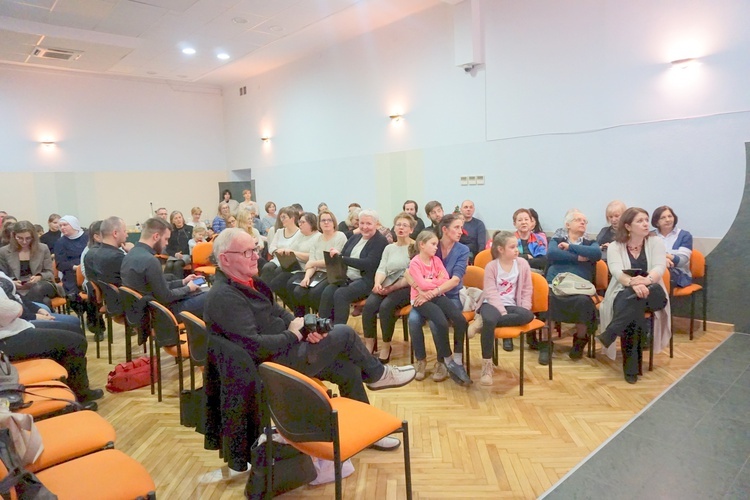 Kolędowanie w bibliotece