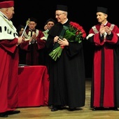 Metropolita lubelski z najwyższym odznaczeniem uniwersyteckim