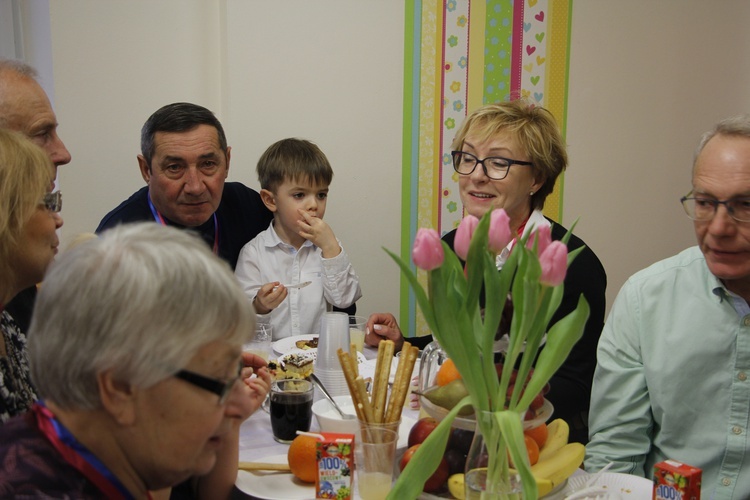 Sochaczew. Dzień Babci i Dziadka w Przedszkolu Świętych Aniołów Stróżów