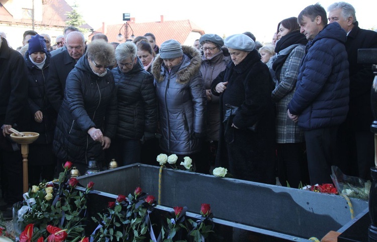 Pogrzeb śp. ks. kan. Marka Kręciocha w Kobiernicach