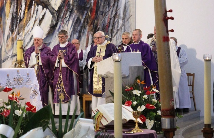 Pogrzeb śp. ks. kan. Marka Kręciocha w Kobiernicach