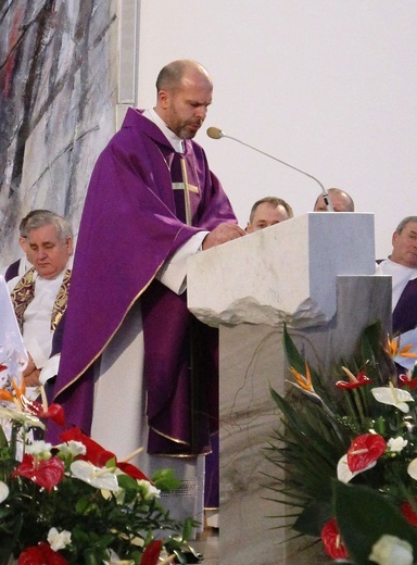 Pogrzeb śp. ks. kan. Marka Kręciocha w Kobiernicach