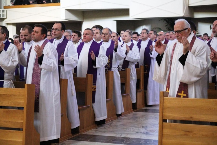 Pogrzeb śp. ks. kan. Marka Kręciocha w Kobiernicach