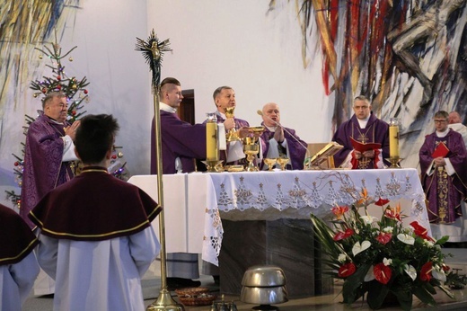 Pogrzeb śp. ks. kan. Marka Kręciocha w Kobiernicach