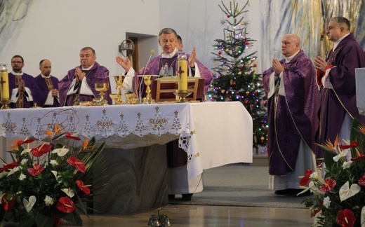 Pogrzeb śp. ks. kan. Marka Kręciocha w Kobiernicach
