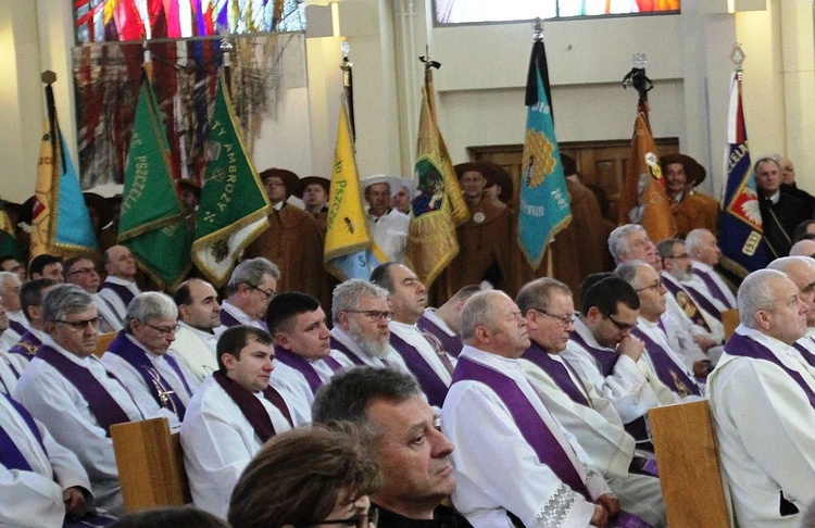 Pogrzeb śp. ks. kan. Marka Kręciocha w Kobiernicach