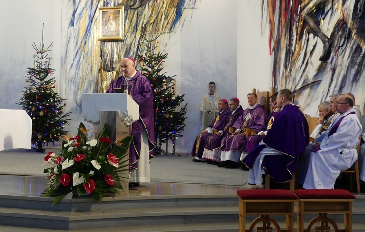 Pogrzeb śp. ks. kan. Marka Kręciocha w Kobiernicach