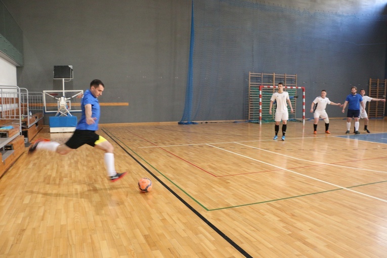 Turniej Wspólnot Chrześcijańskich w piłkę nożną [I DZIEŃ]