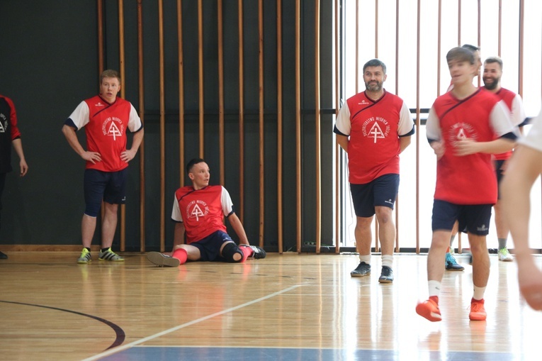 Turniej Wspólnot Chrześcijańskich w piłkę nożną [I DZIEŃ]