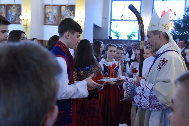 Bierzmowanie i jubileusz w Obidzy