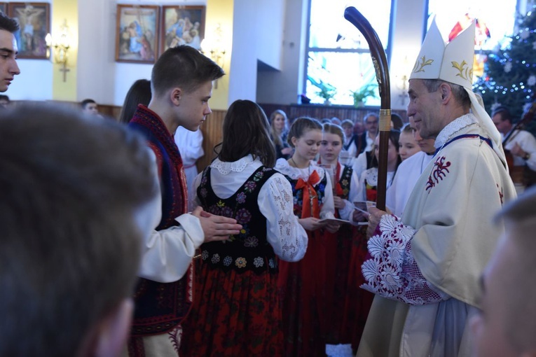 Bierzmowanie i jubileusz w Obidzy
