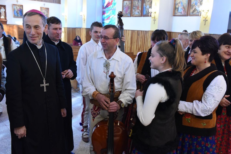 Bierzmowanie i jubileusz w Obidzy