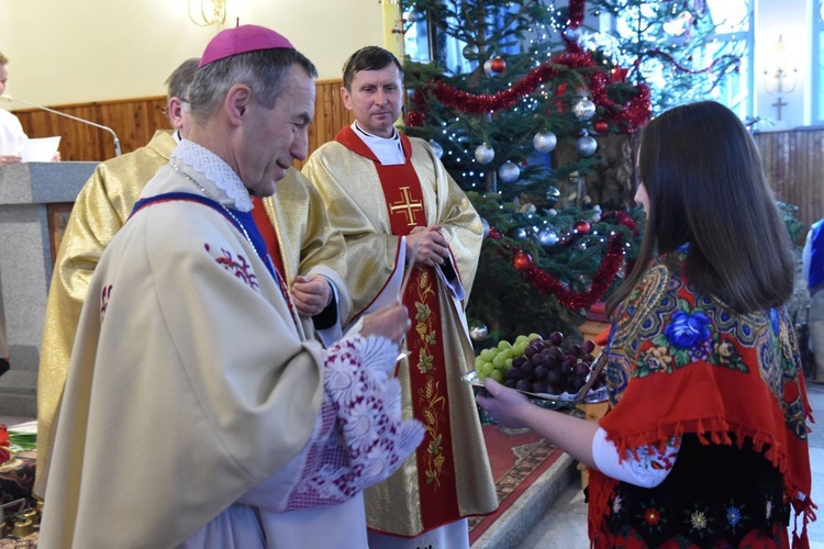 Bierzmowanie i jubileusz w Obidzy