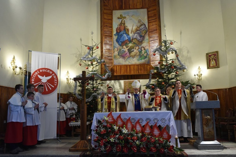 Bierzmowanie i jubileusz w Obidzy