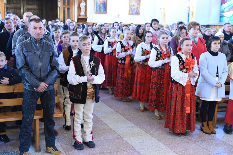 Bierzmowanie i jubileusz w Obidzy