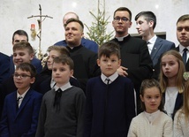 Klerycy zaśpiewali wspólnie z chórami dziecięcymi