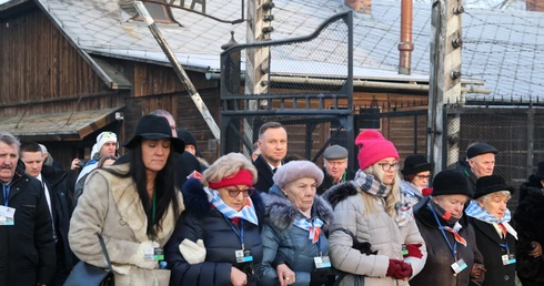 "Pryczę, na której zmarła, traktuję jak nagrobek"