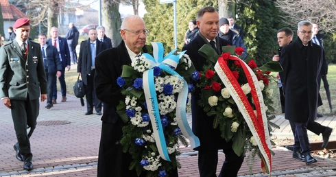 Prezydent Izraela: Chcielibyśmy dziś podać rękę narodowi polskiemu