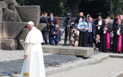 Trzej papieże na temat zagłady w Auschwitz